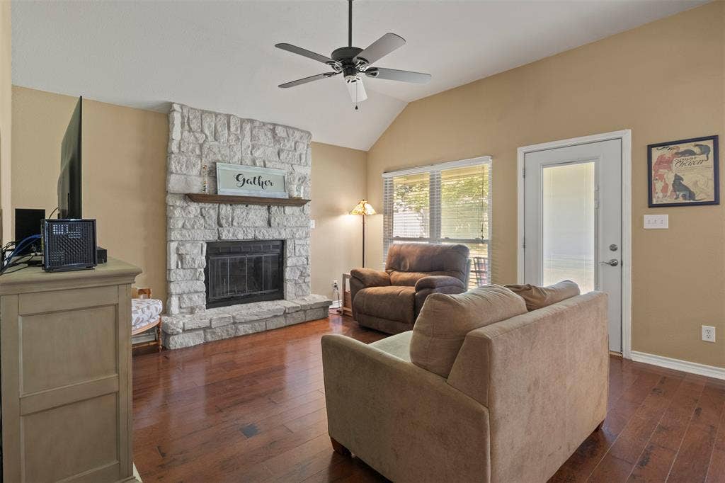 933 Calder Street, Howe, TX 75459 933 Calder Street, Howe, TX 75459
