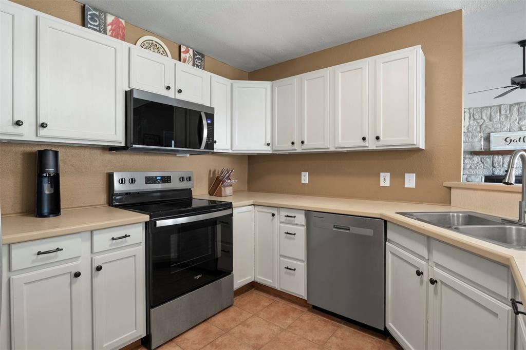 933 Calder Street, Howe, TX 75459 933 Calder Street, Howe, TX 75459
