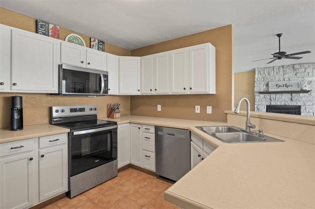 933 Calder Street, Howe, TX 75459 933 Calder Street, Howe, TX 75459