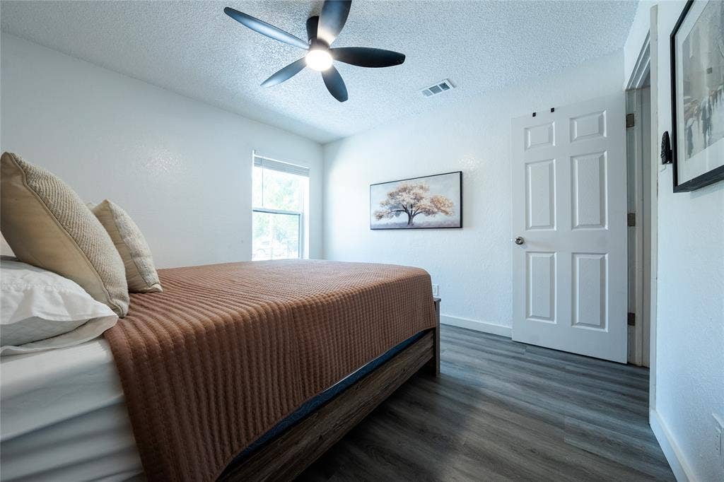 809 Broadus Avenue, Fort Worth, TX 76115 1st unit 809