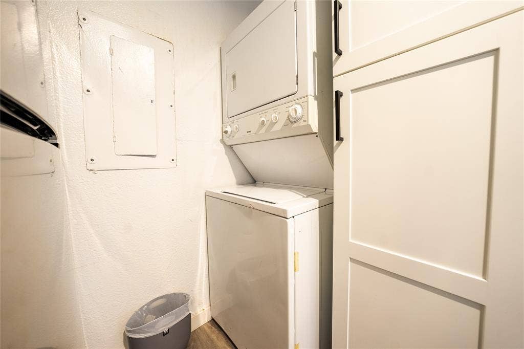 809 Broadus Avenue, Fort Worth, TX 76115 1st unit 809