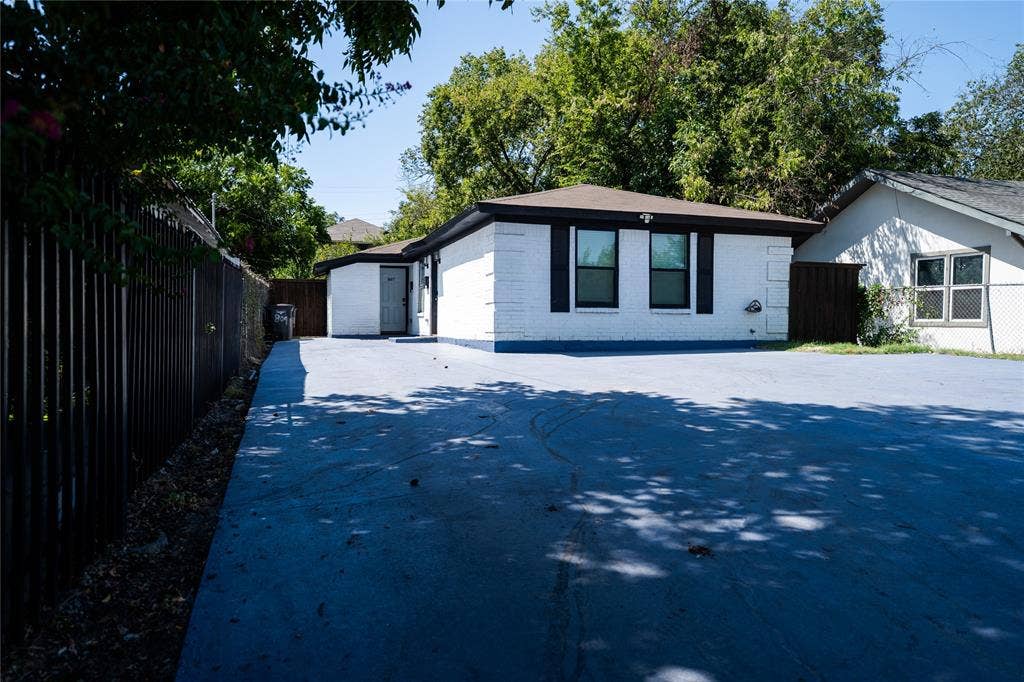 809 Broadus Avenue, Fort Worth, TX 76115 809 Broadus Avenue, Fort Worth, TX 76115