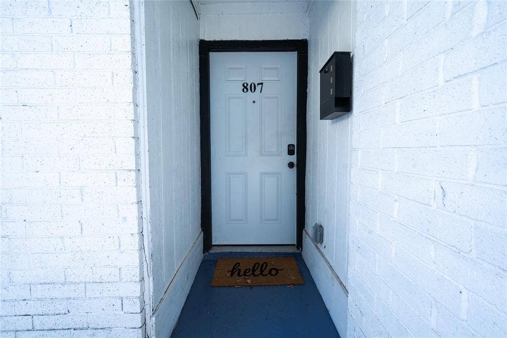 809 Broadus Avenue, Fort Worth, TX 76115 2nd unit 807