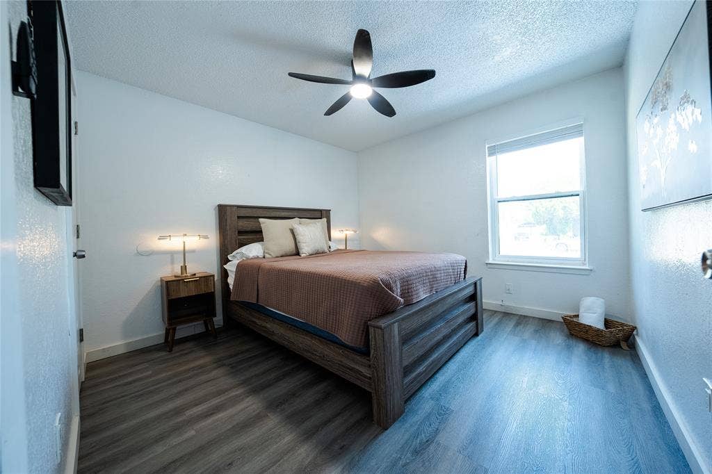 809 Broadus Avenue, Fort Worth, TX 76115 1st unit 809