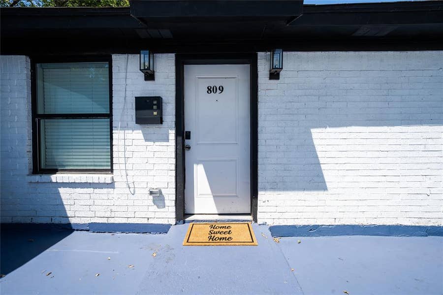 Property photo for 809 Broadus Avenue, Fort Worth, TX