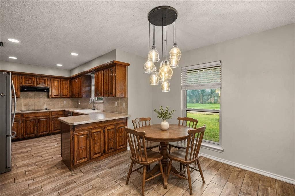 1919 Baylor Drive, Richardson, TX 75081 1919 Baylor Drive, Richardson, TX 75081