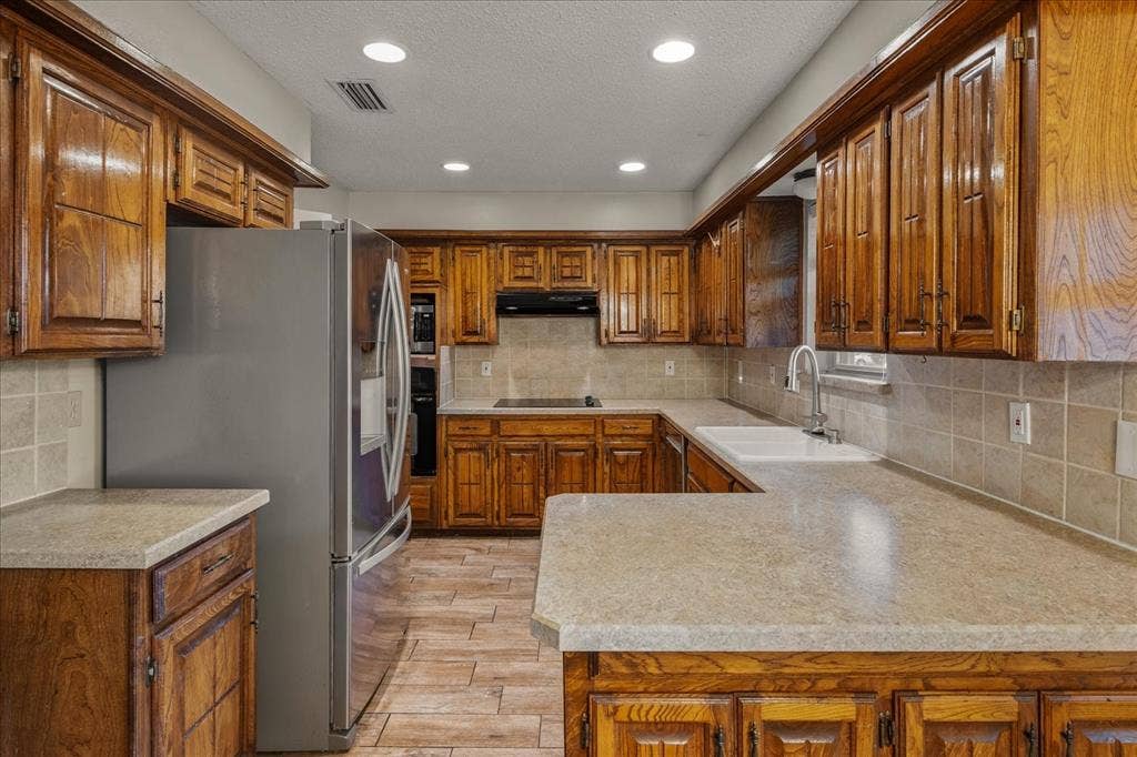 1919 Baylor Drive, Richardson, TX 75081 1919 Baylor Drive, Richardson, TX 75081
