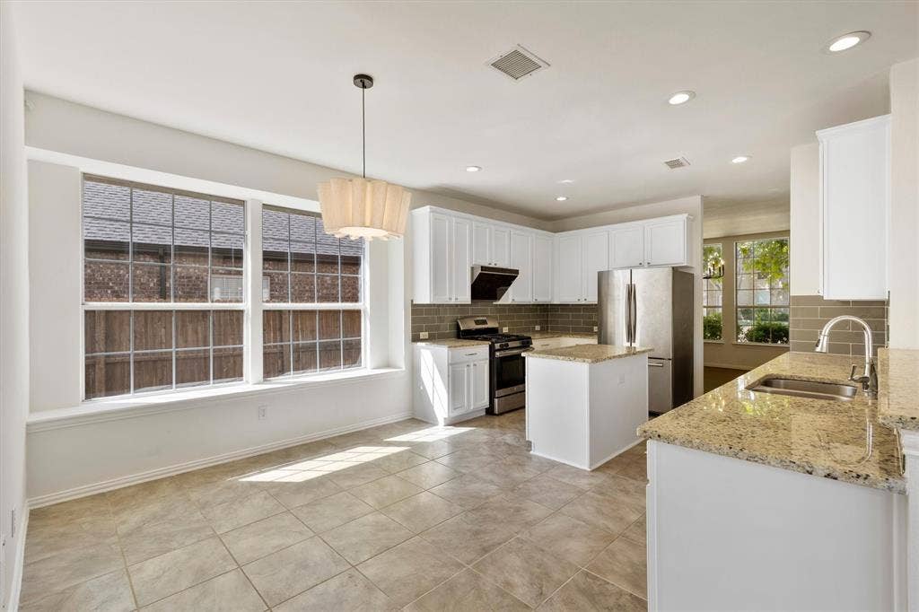 1422 Suzanne Drive, Allen, TX 75002 1422 Suzanne Drive, Allen, TX 75002
