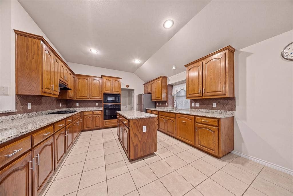 7043 Granville Court, Dallas, TX 75249 7043 Granville Court, Dallas, TX 75249