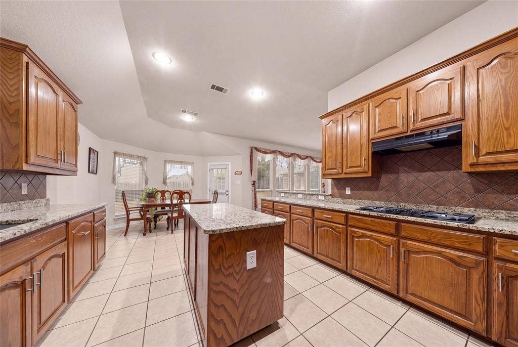 7043 Granville Court, Dallas, TX 75249 7043 Granville Court, Dallas, TX 75249