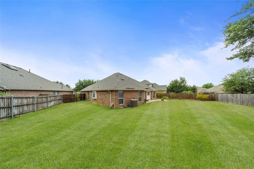 7043 Granville Court, Dallas, TX 75249 7043 Granville Court, Dallas, TX 75249