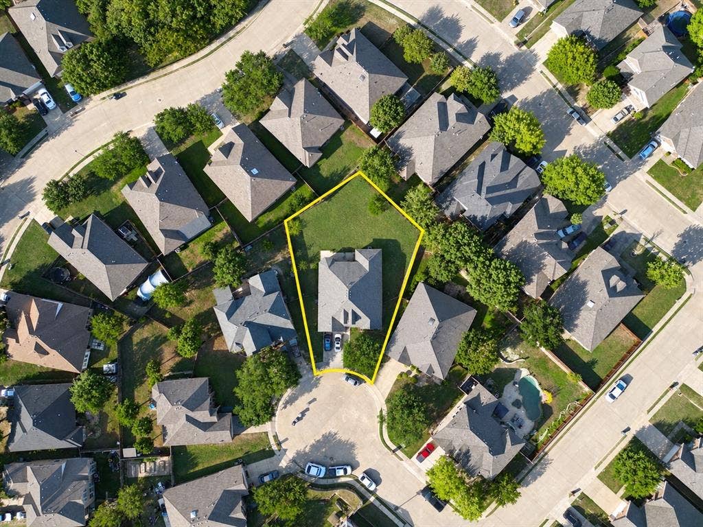 7043 Granville Court, Dallas, TX 75249 7043 Granville Court, Dallas, TX 75249