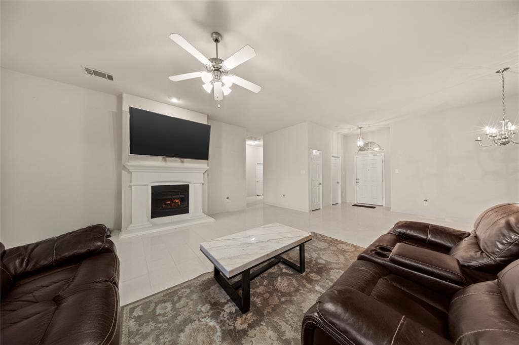 7043 Granville Court, Dallas, TX 75249 7043 Granville Court, Dallas, TX 75249