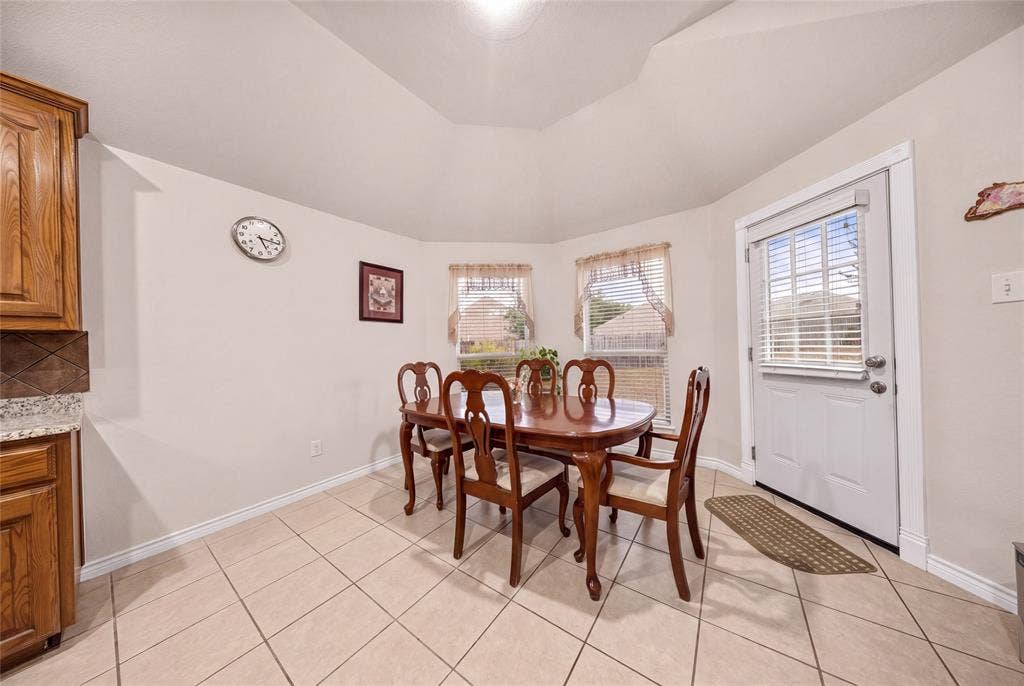 7043 Granville Court, Dallas, TX 75249 7043 Granville Court, Dallas, TX 75249
