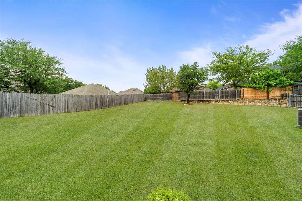 7043 Granville Court, Dallas, TX 75249 7043 Granville Court, Dallas, TX 75249
