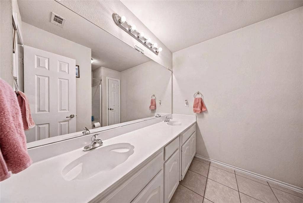 7043 Granville Court, Dallas, TX 75249 7043 Granville Court, Dallas, TX 75249