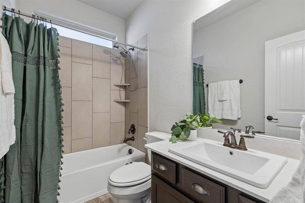 2113 Almassera Drive, Little Elm, TX 75068