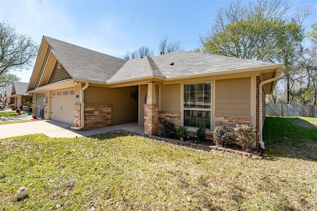 421 W Cumberland, #205, Tyler, TX 75703 421 W Cumberland, #205, Tyler, TX 75703