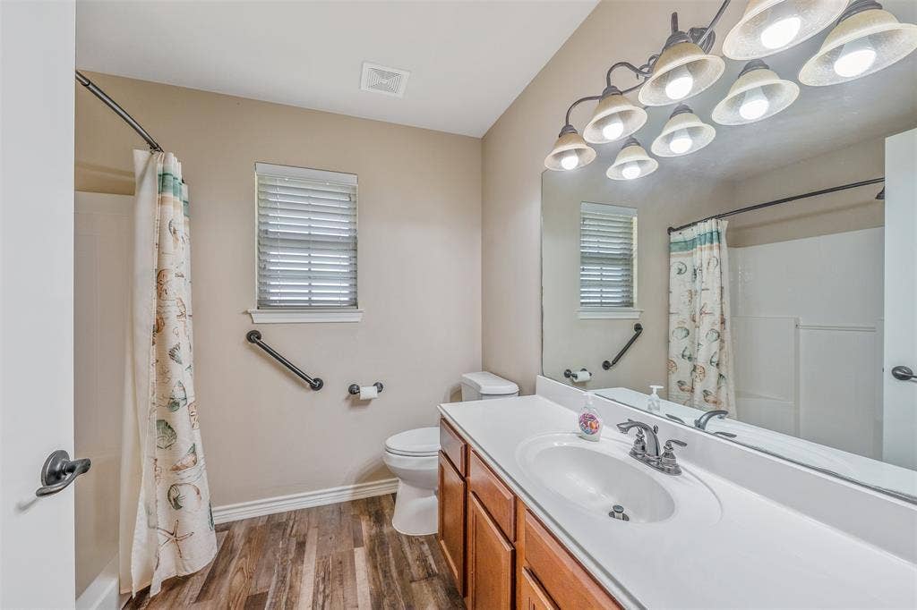 421 W Cumberland, #205, Tyler, TX 75703 421 W Cumberland, #205, Tyler, TX 75703