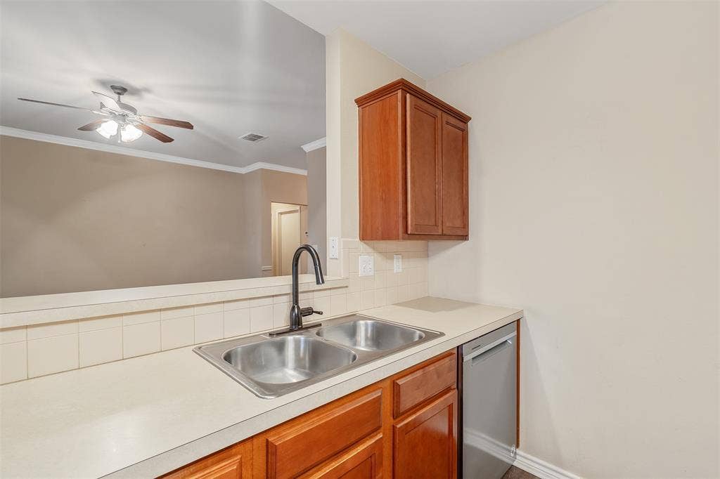 421 W Cumberland, #205, Tyler, TX 75703 421 W Cumberland, #205, Tyler, TX 75703