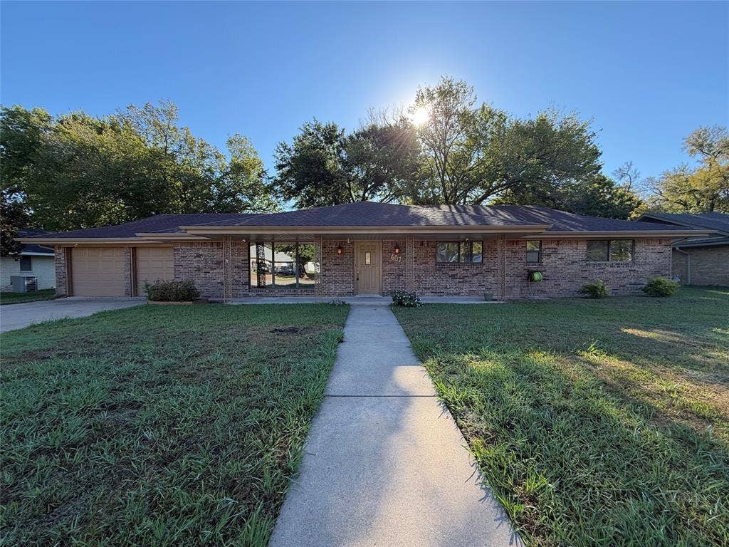 607 Turtle Creek Drive, Greenville, TX 75402 607 Turtle Creek Drive, Greenville, TX 75402
