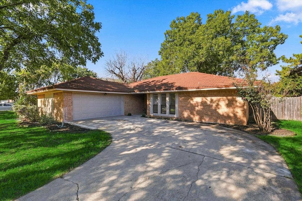 107 Creek Courts Drive, Trophy Club, TX 76262