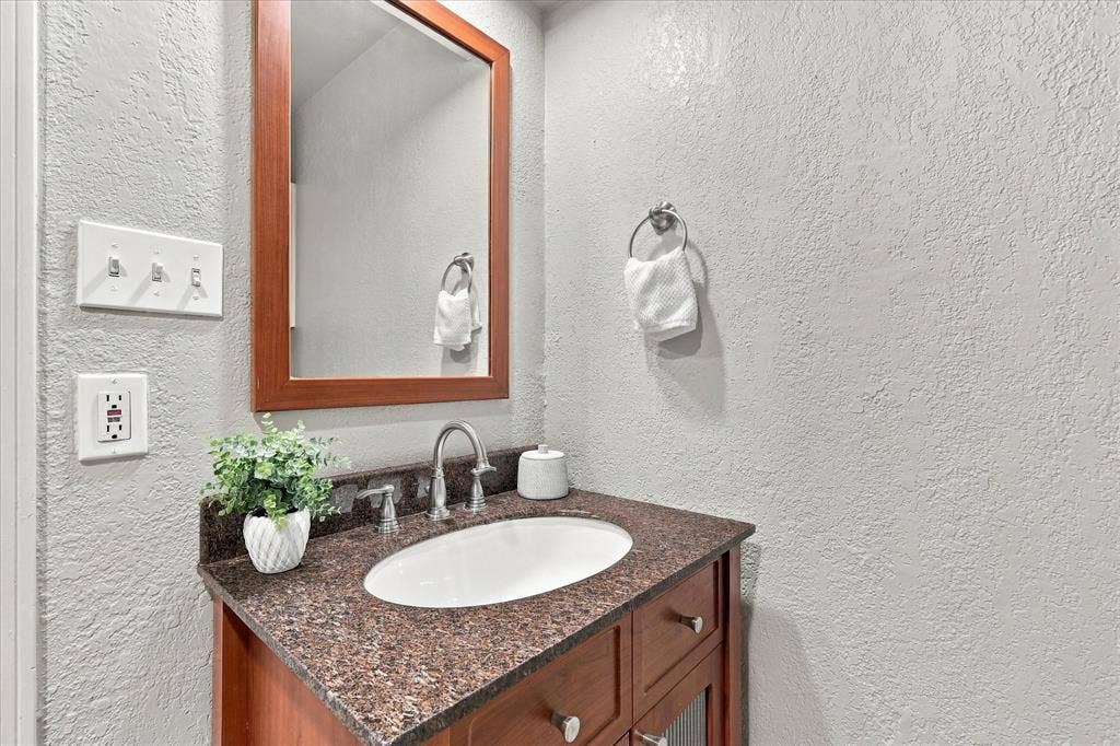 107 Creek Courts Drive, Trophy Club, TX 76262