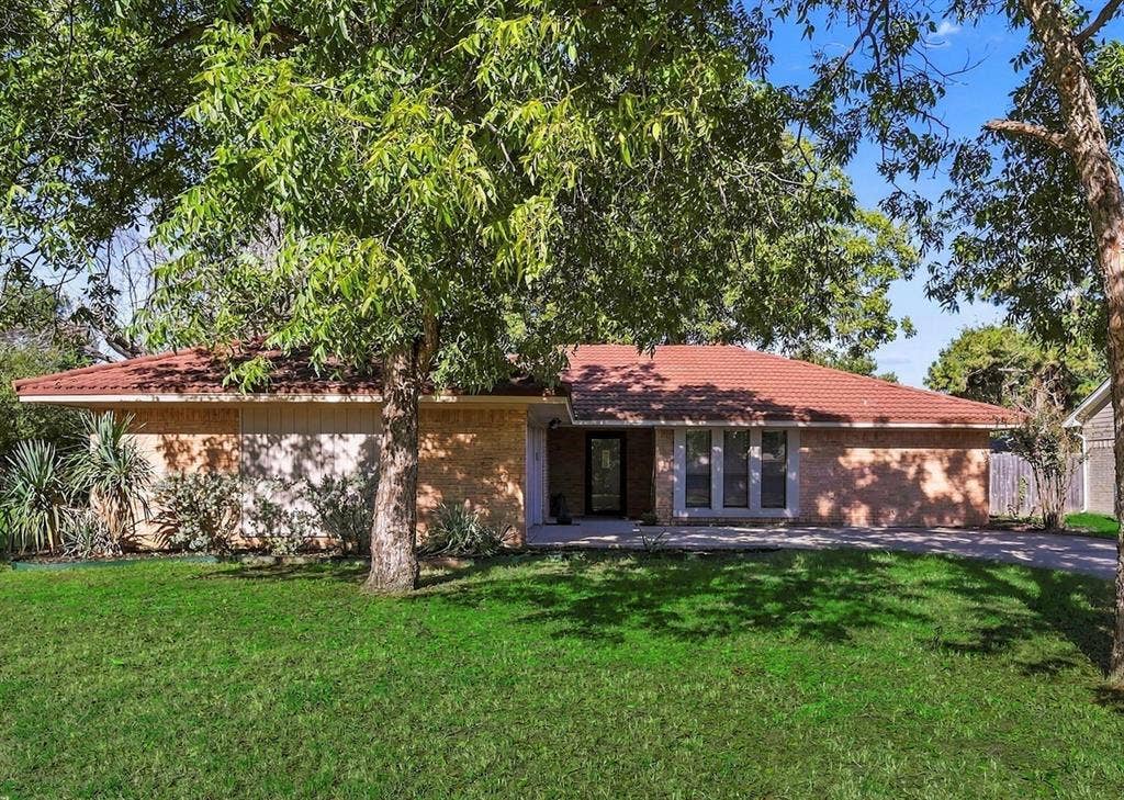 107 Creek Courts Drive, Trophy Club, TX 76262