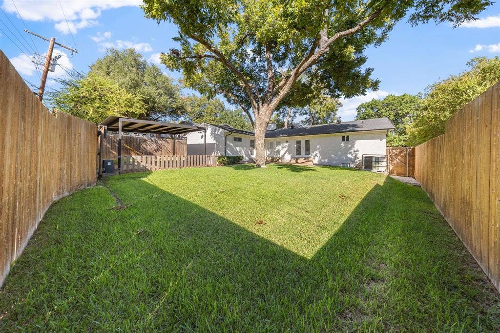 9735 Queenswood Lane, Dallas, TX 75238 9735 Queenswood Lane, Dallas, TX 75238