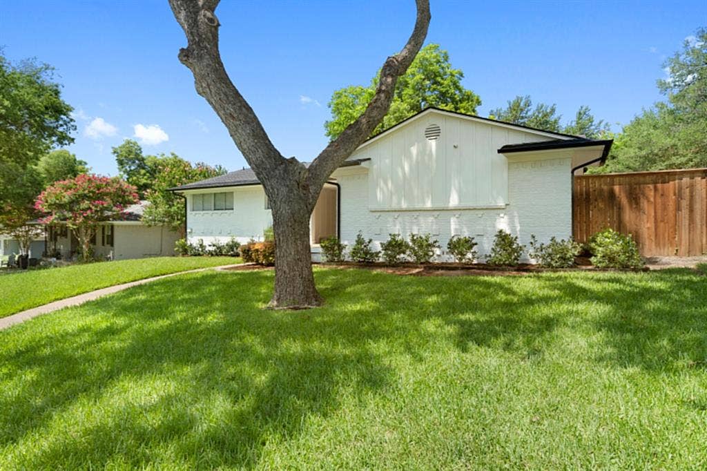 9735 Queenswood Lane, Dallas, TX 75238 9735 Queenswood Lane, Dallas, TX 75238