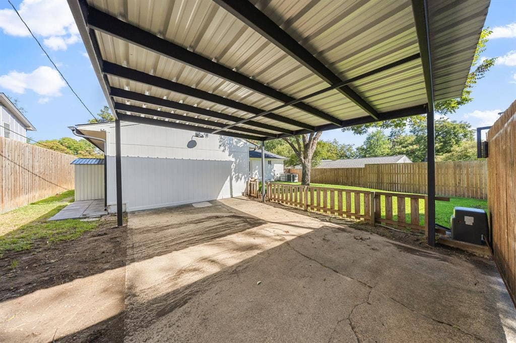 9735 Queenswood Lane, Dallas, TX 75238 9735 Queenswood Lane, Dallas, TX 75238