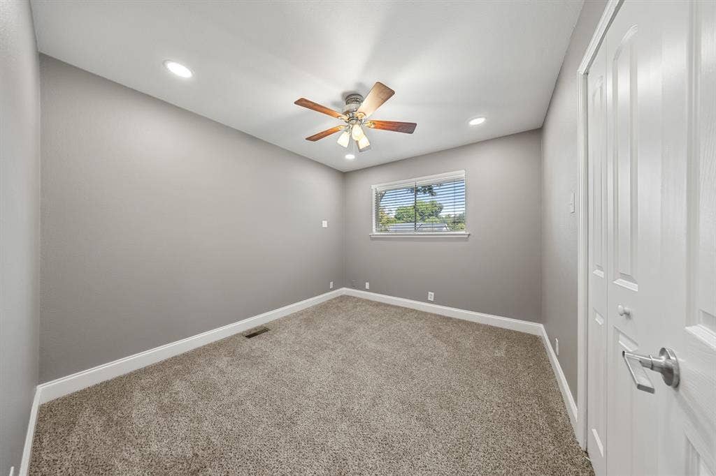 9735 Queenswood Lane, Dallas, TX 75238 9735 Queenswood Lane, Dallas, TX 75238