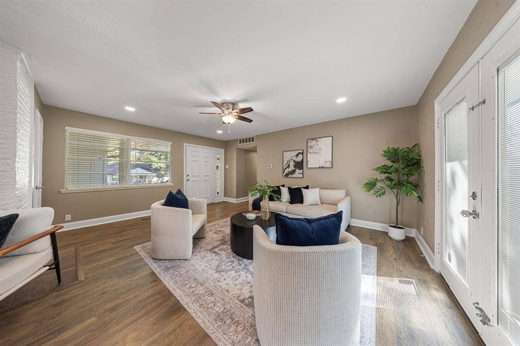 9735 Queenswood Lane, Dallas, TX 75238 9735 Queenswood Lane, Dallas, TX 75238