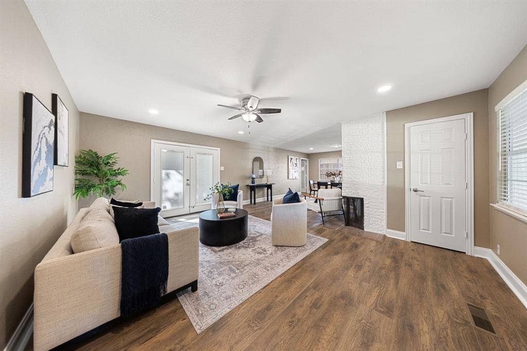 9735 Queenswood Lane, Dallas, TX 75238 9735 Queenswood Lane, Dallas, TX 75238