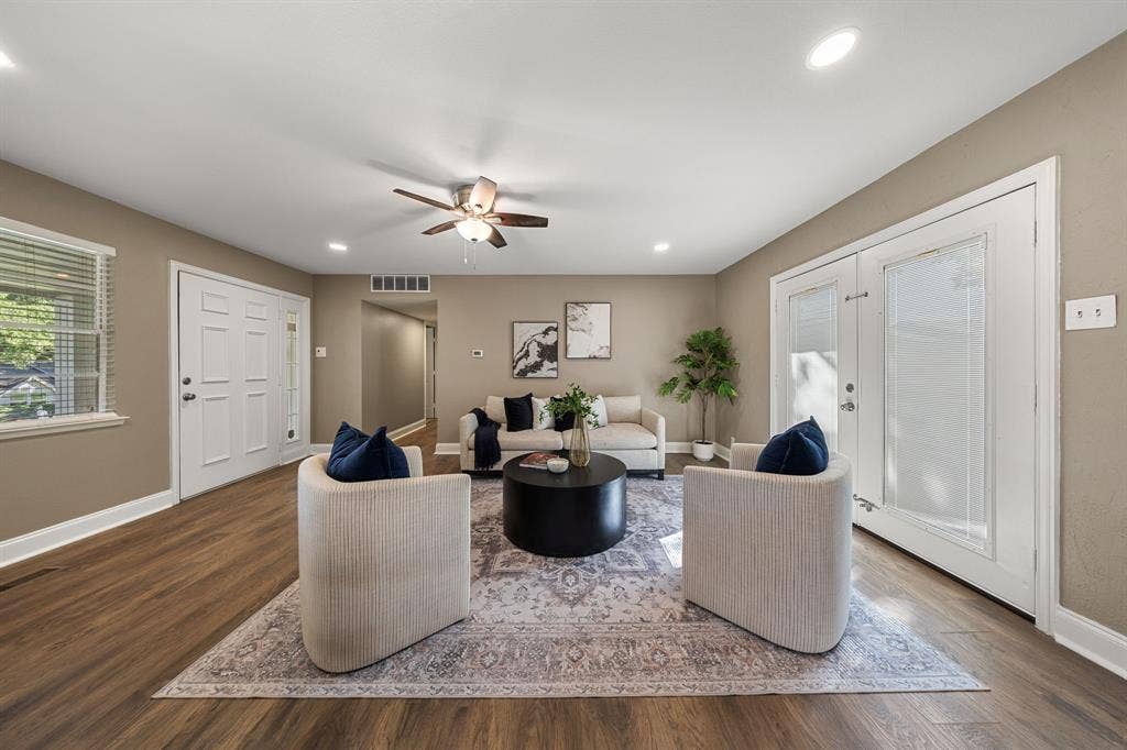 9735 Queenswood Lane, Dallas, TX 75238 9735 Queenswood Lane, Dallas, TX 75238