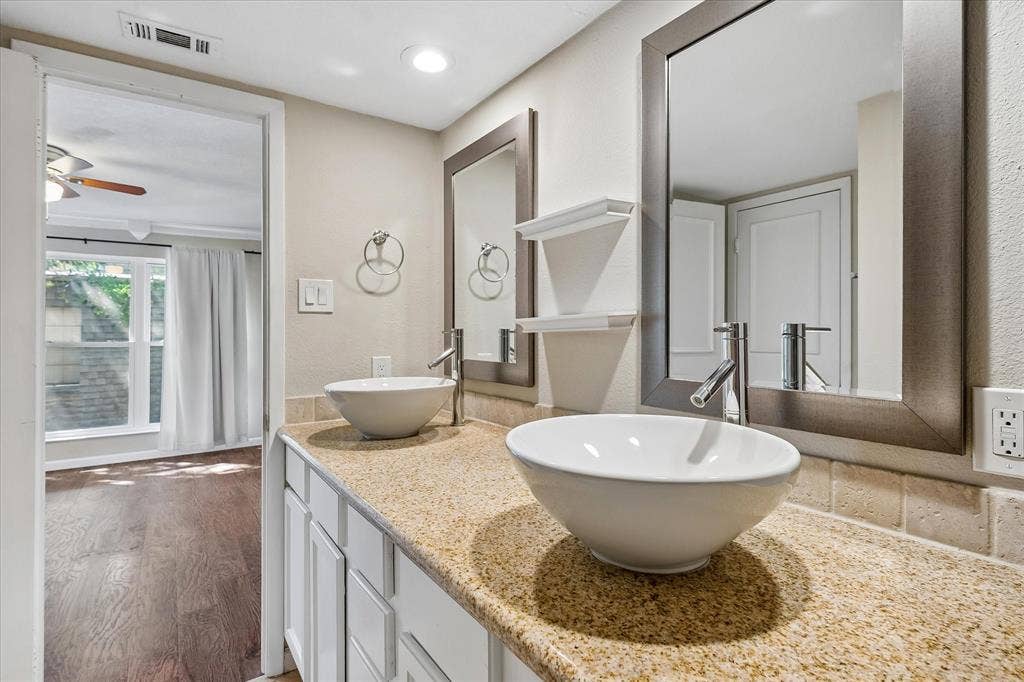 3815 Holland Avenue, #1, Dallas, TX 75219 3815 Holland Avenue, #1, Dallas, TX 75219