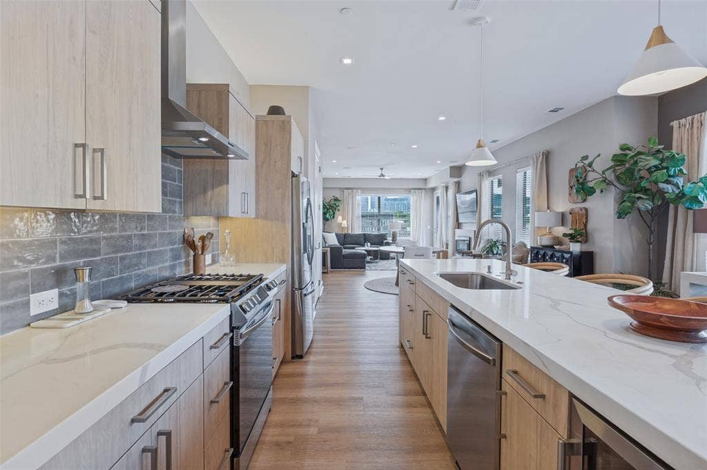 1901 S Harwood Street, #305, Dallas, TX 75215 1901 S Harwood Street, #305, Dallas, TX 75215