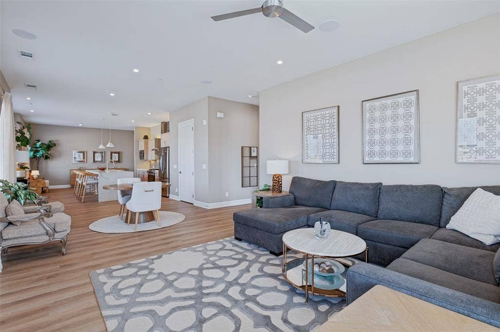 1901 S Harwood Street, #305, Dallas, TX 75215 1901 S Harwood Street, #305, Dallas, TX 75215