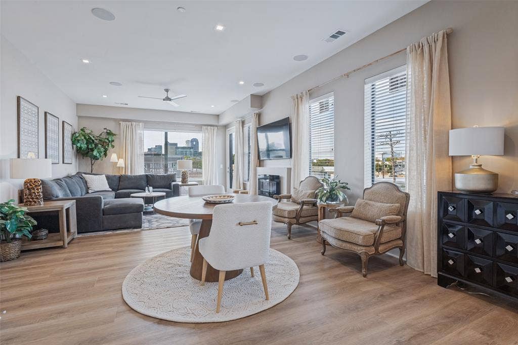 1901 S Harwood Street, #305, Dallas, TX 75215 1901 S Harwood Street, #305, Dallas, TX 75215