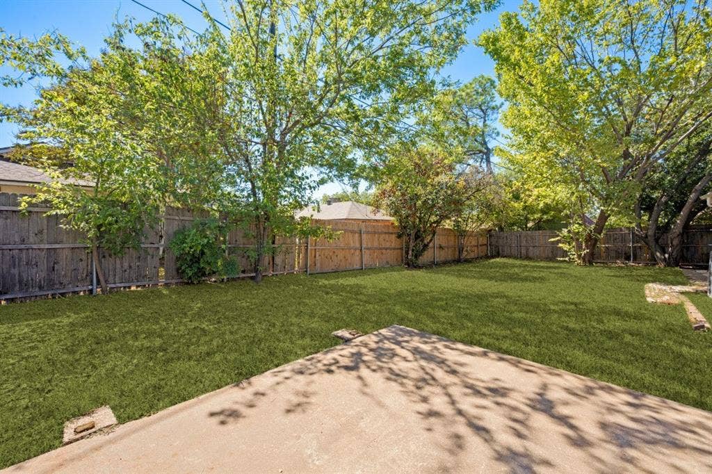 2620 Avenida Loop, Irving, TX 75062 2620 Avenida Loop, Irving, TX 75062