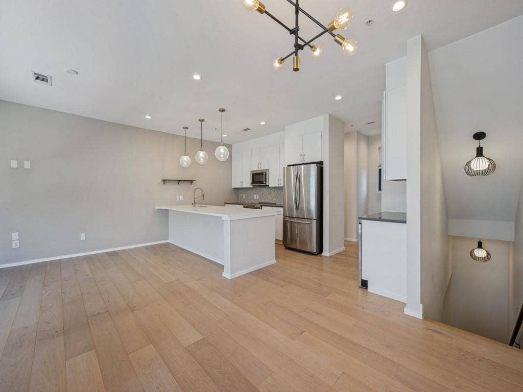 6028 Hudson Street, #2, Dallas, TX 75206 6028 Hudson Street, #2, Dallas, TX 75206