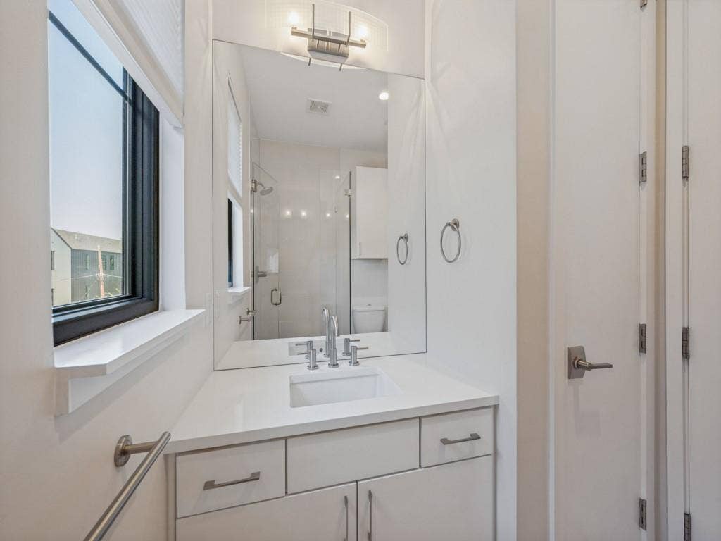 6028 Hudson Street, #2, Dallas, TX 75206 6028 Hudson Street, #2, Dallas, TX 75206