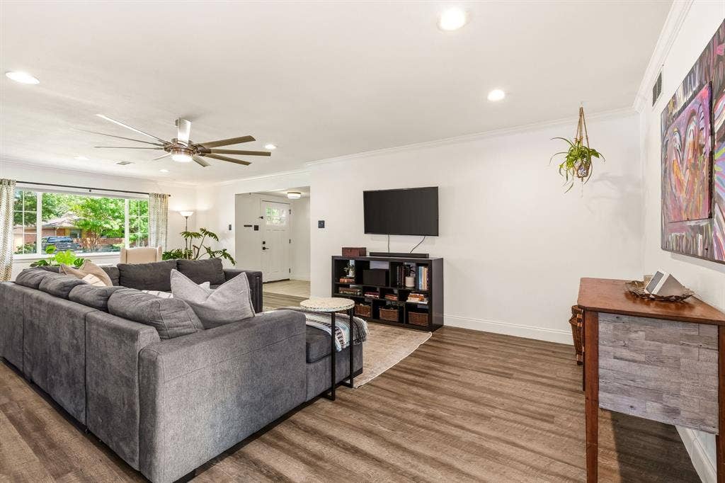 9639 Leaside Drive, Dallas, TX 75238 9639 Leaside Drive, Dallas, TX 75238