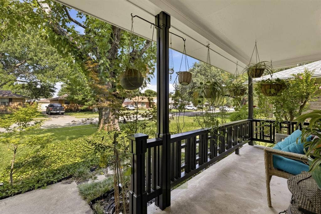 9639 Leaside Drive, Dallas, TX 75238 9639 Leaside Drive, Dallas, TX 75238