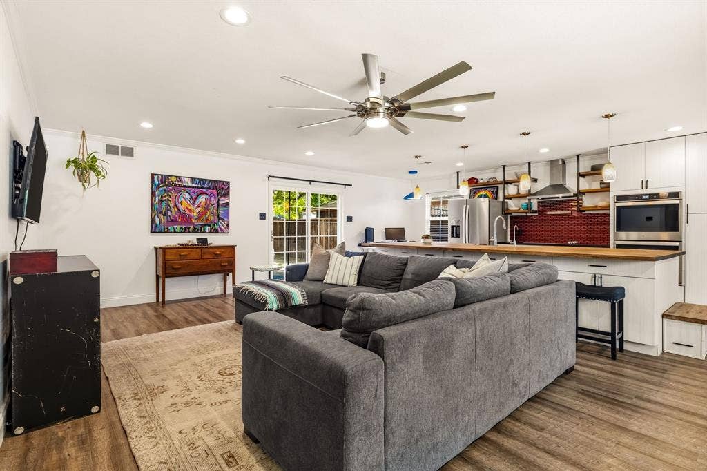 9639 Leaside Drive, Dallas, TX 75238 9639 Leaside Drive, Dallas, TX 75238