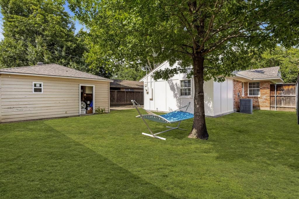 9639 Leaside Drive, Dallas, TX 75238 9639 Leaside Drive, Dallas, TX 75238
