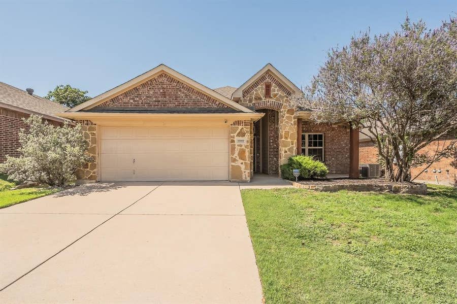 Property photo for 10100 Cougar Trail, Fort Worth, TX