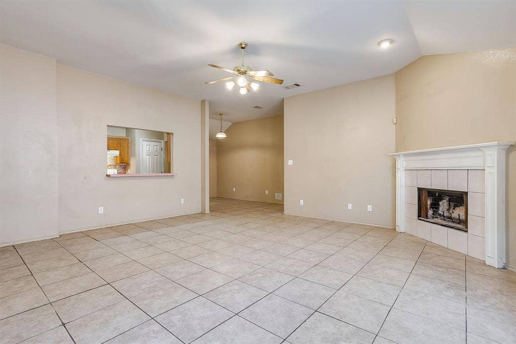 1031 Gaynor Avenue, Duncanville, TX 75137
