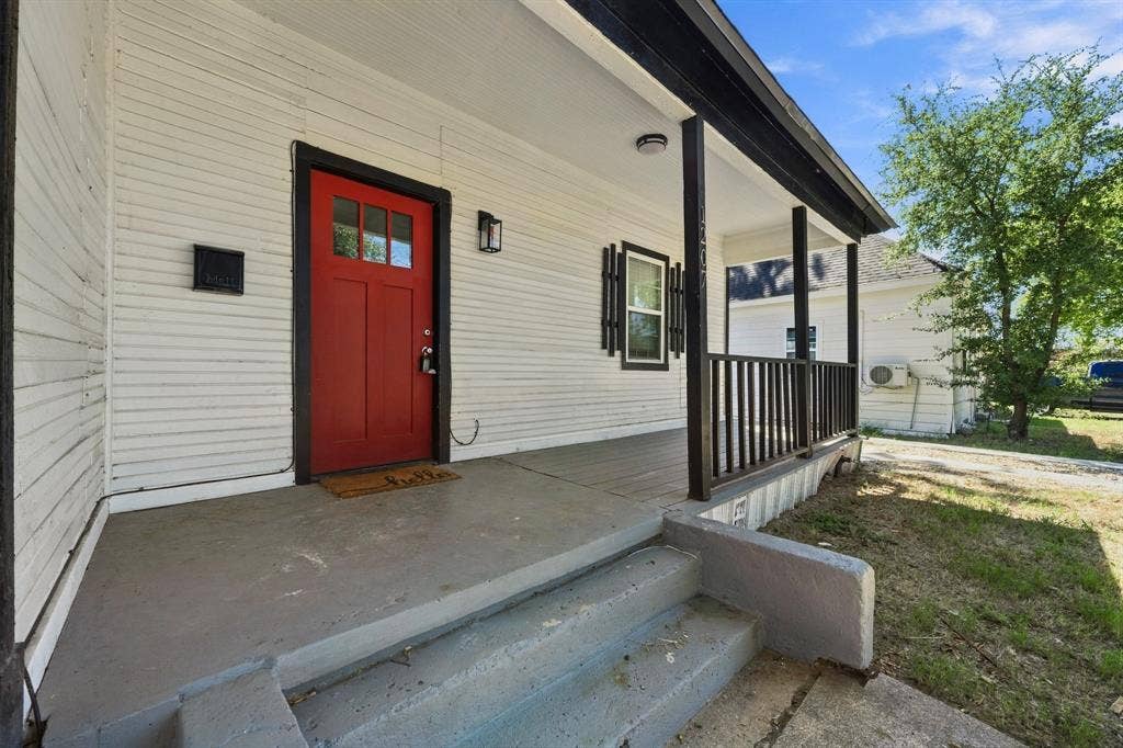 1207 Paul Quinn Street, Waco, TX 76704 1207 Paul Quinn Street, Waco, TX 76704