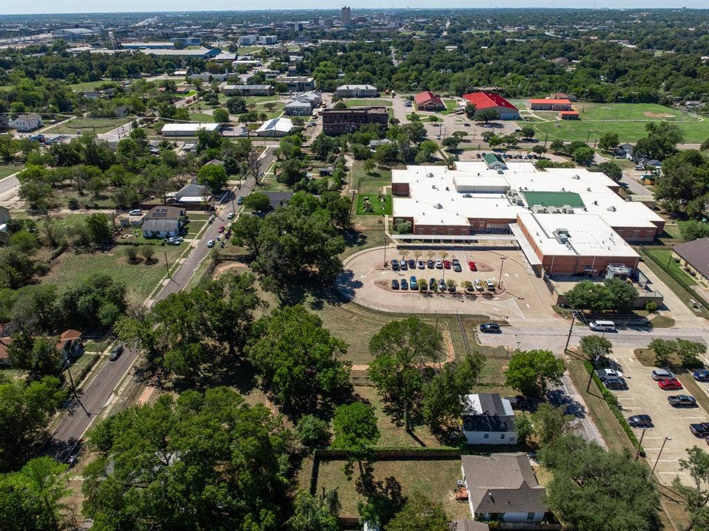 1207 Paul Quinn Street, Waco, TX 76704 1207 Paul Quinn Street, Waco, TX 76704
